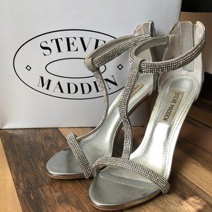Steve Madden Faylinn Silver Sandal - size 6.5